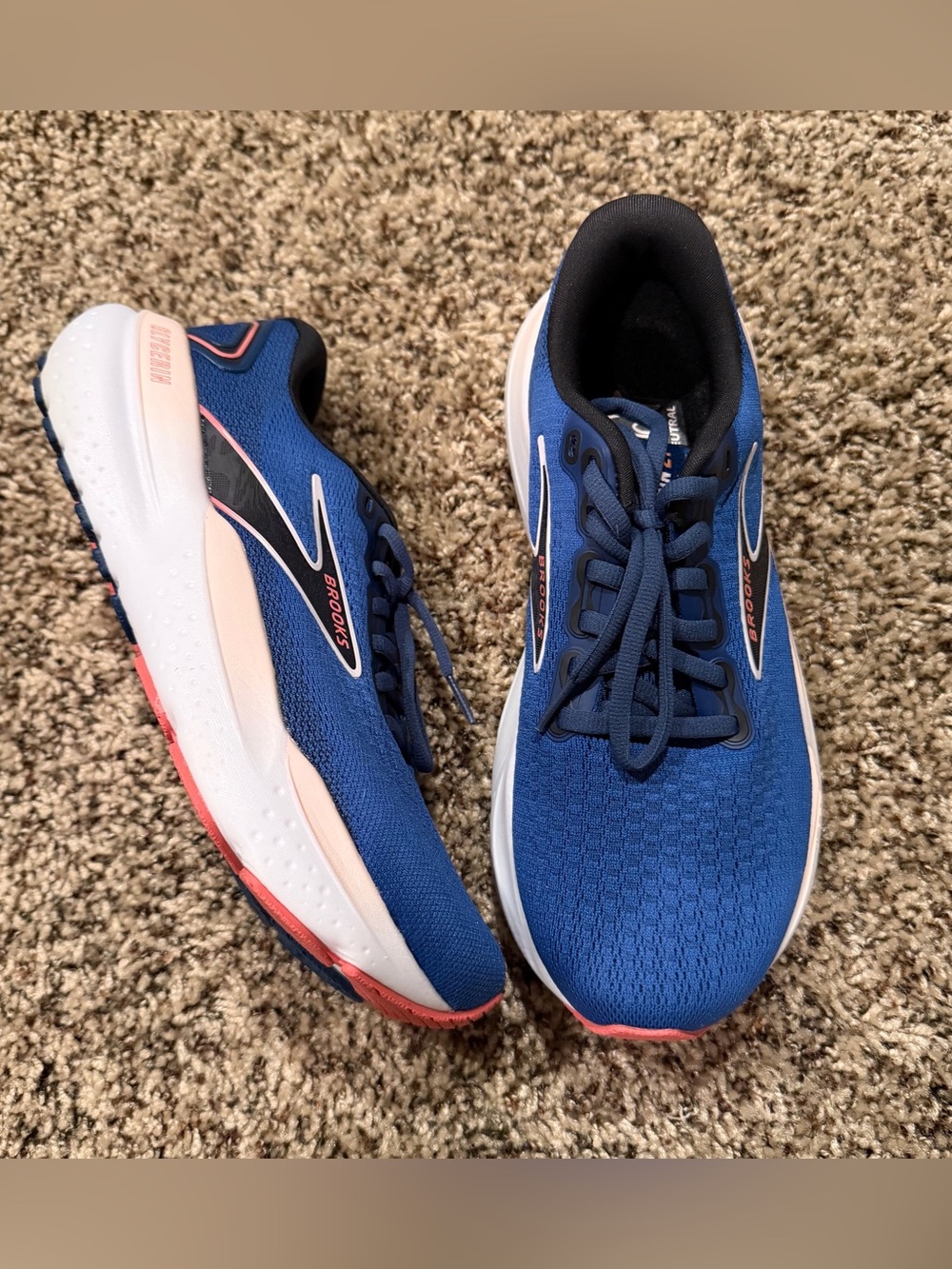 Brooks Women's Blue Running Shoes with Pink Accents Like New 7.5